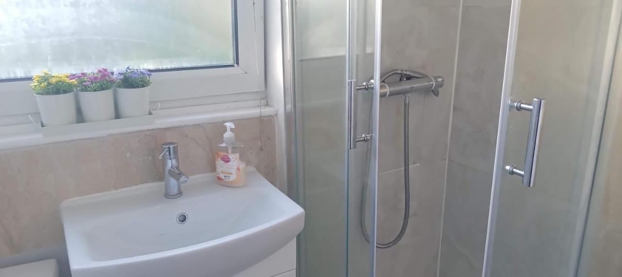 Comfortable Double Room London Exterior photo